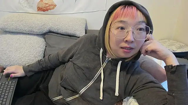 luxgray online show from December 9, 2024, 9:16 pm