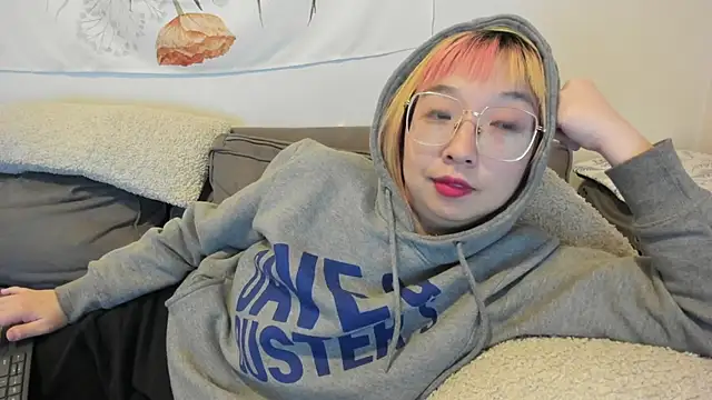 luxgray online show from December 17, 2024, 11:27 pm