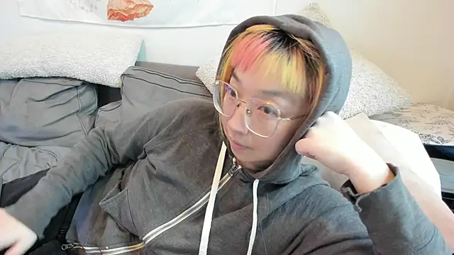 luxgray online show from December 9, 2024, 6:14 pm