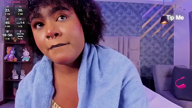 NiiaMoore online show from November 8, 2025, 8:23 pm