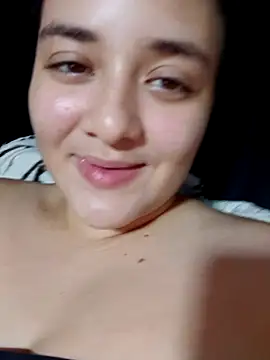 Snapshot of Liancy chatting on November 12, 2025, 1:43 am Liancy online show from November 12, 2025, 1:43 am