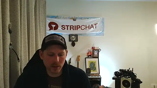 Snapshot of Rock_Pierce chatting on March 3, 2026, 8:05 pm Rock Pierce online show from March 3, 2026, 8:05 pm