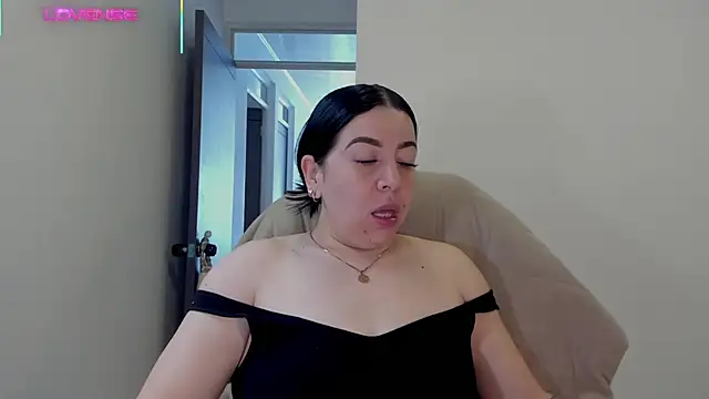 Snapshot of Im_coco chatting on November 11, 2025, 12:44 pm Im coco online show from November 11, 2025, 12:44 pm