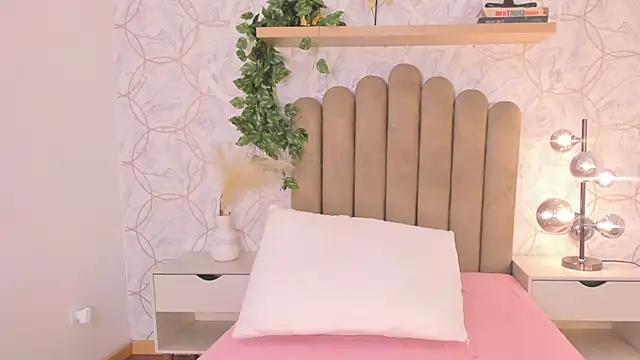 Roma  love online show from December 4, 2025, 12:59 pm