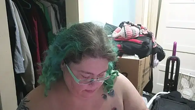 Snapshot of EmberCum chatting on November 28, 2025, 7:52 am EmberCum online show from November 28, 2025, 7:52 am