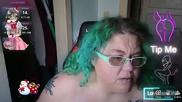 Snapshot of EmberCum chatting on November 12, 2025, 1:26 pm EmberCum online show from November 12, 2025, 1:26 pm