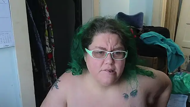 Snapshot of EmberCum chatting on December 16, 2025, 1:04 pm EmberCum online show from December 16, 2025, 1:04 pm