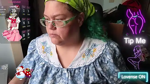 Snapshot of EmberCum chatting on November 8, 2025, 1:36 pm EmberCum online show from November 8, 2025, 1:36 pm