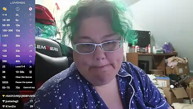 Snapshot of EmberCum chatting on October 31, 2025, 7:27 am EmberCum online show from October 31, 2025, 7:27 am