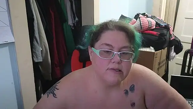 Snapshot of EmberCum chatting on November 28, 2025, 10:10 pm EmberCum online show from November 28, 2025, 10:10 pm