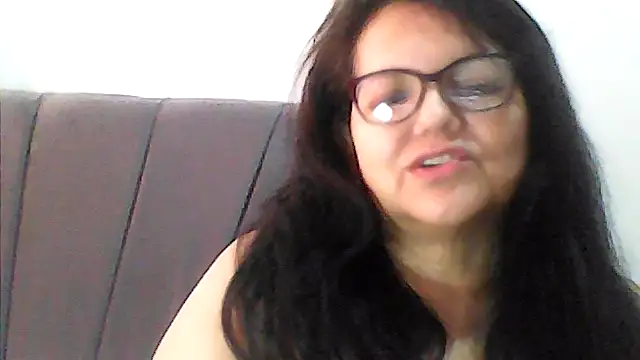 Snapshot of kassandra02 chatting on November 10, 2025, 1:05 pm kassandra02 online show from November 10, 2025, 1:05 pm