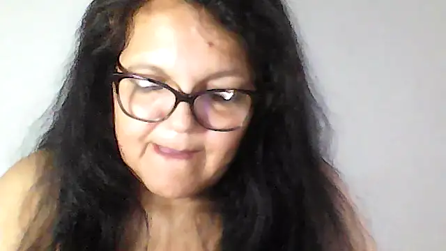Snapshot of kassandra02 chatting on November 6, 2025, 3:05 pm kassandra02 online show from November 6, 2025, 3:05 pm