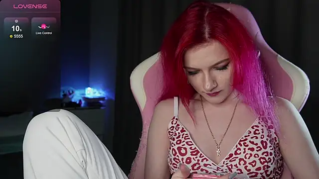 Snapshot of joyhannahh chatting on November 24, 2025, 3:12 pm joyhannahh online show from November 24, 2025, 3:12 pm