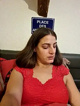 Snapshot of LoLa-69-X chatting on October 7, 2025, 11:33 am LoLa-69-X online show from October 7, 2025, 11:33 am