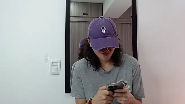 Snapshot of alex_connorr chatting on February 6, 2025, 4:58 pm alex connorr online show from February 6, 2025, 4:58 pm