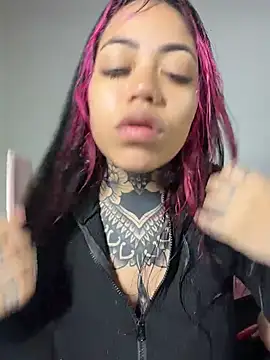 aliensexy online show from June 4, 2026, 12:15 am