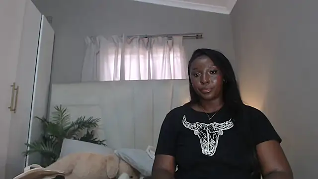 naughtyblackdolie online show from April 15, 2026, 11:05 am