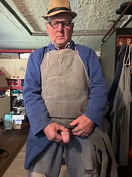 Snapshot of oldgayman chatting on September 27, 2025, 7:58 am oldgayman online show from September 27, 2025, 7:58 am