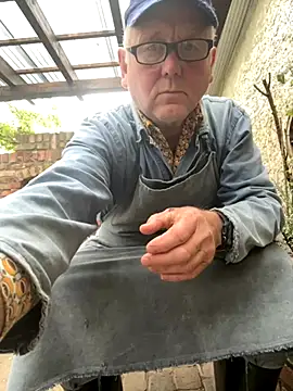 Snapshot of oldgayman chatting on October 16, 2025, 6:54 am oldgayman online show from October 16, 2025, 6:54 am