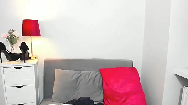 Snapshot of CrystalHotty chatting on March 17, 2025, 10:29 pm CrystalHotty online show from March 17, 2025, 10:29 pm