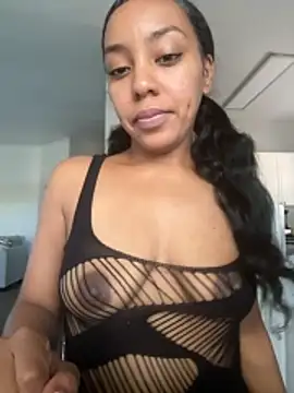 Snapshot of juicyyy323 chatting on November 9, 2025, 9:19 pm juicyyy323 online show from November 9, 2025, 9:19 pm