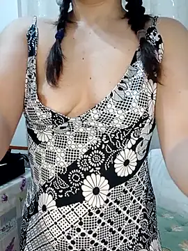 SexySweetPaola online show from April 7, 2026, 9:44 am