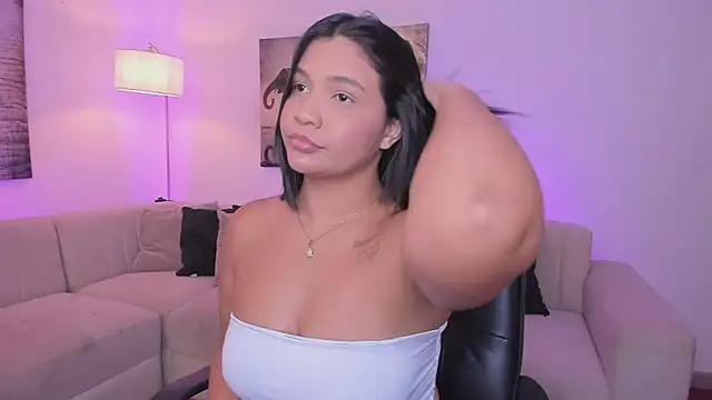 Snapshot of alaia7h chatting on November 25, 2025, 7:36 pm alaia7h online show from November 25, 2025, 7:36 pm