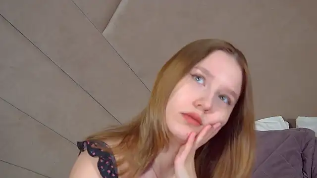 Snapshot of LiliLinn chatting on July 18, 2026, 4:32 am LiliLinn online show from July 18, 2026, 4:32 am