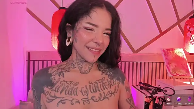 Snapshot of NinaInk chatting on July 15, 2026, 1:40 pm NinaInk online show from July 15, 2026, 1:40 pm