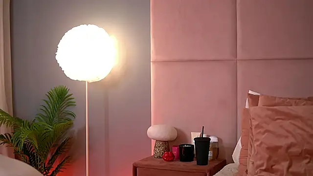 AlmaLuv online show from March 26, 2026, 4:55 am