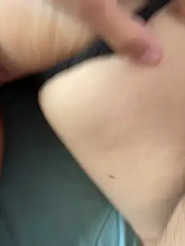 Raphaelfelip online show from April 12, 2026, 12:08 pm