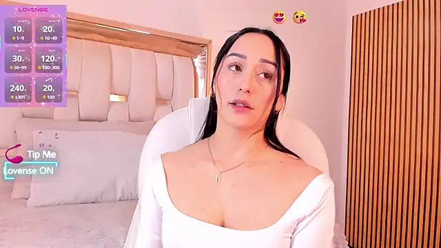 Snapshot of hazel_ross_tcw chatting on October 23, 2025, 1:54 pm hazel ross tcw online show from October 23, 2025, 1:54 pm