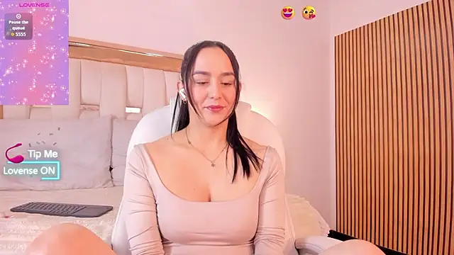 Snapshot of hazel_ross_tcw chatting on September 13, 2025, 2:17 pm hazel ross tcw online show from September 13, 2025, 2:17 pm