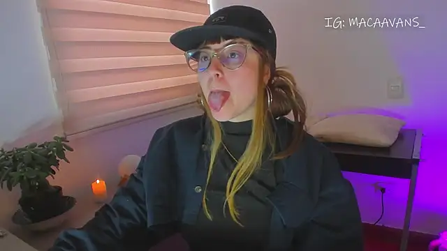 tekila   online show from March 26, 2026, 10:40 pm