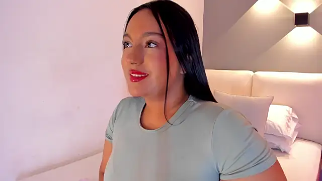 Snapshot of ellamontoya chatting on September 15, 2025, 10:59 am ellamontoya online show from September 15, 2025, 10:59 am