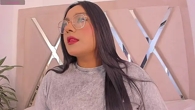 ellamontoya online show from February 14, 2026, 5:07 am