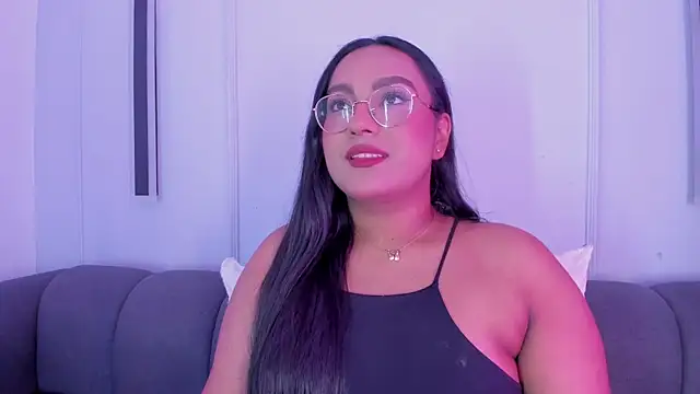 Snapshot of ellamontoya chatting on November 21, 2025, 11:31 am ellamontoya online show from November 21, 2025, 11:31 am