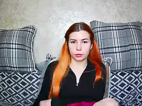 ElllaNuar online show from September 16, 2025, 5:52 am