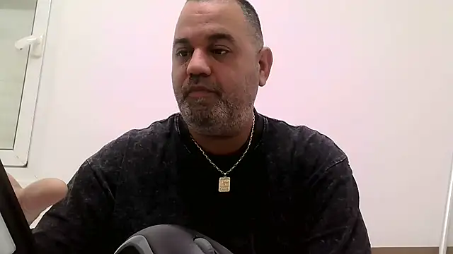 Snapshot of your_man85 chatting on January 28, 2025, 10:34 am your man85 online show from January 28, 2025, 10:34 am