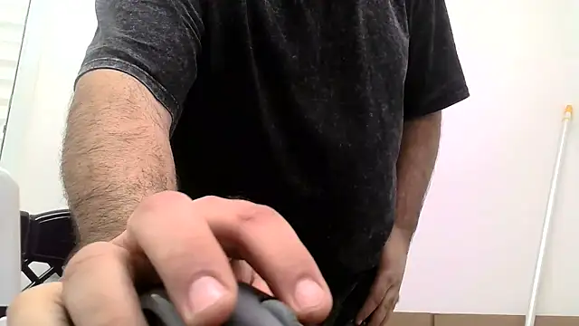 Snapshot of your_man85 chatting on January 29, 2025, 8:14 pm your man85 online show from January 29, 2025, 8:14 pm