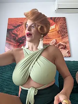 Snapshot of Selvaggia_official83 chatting on March 3, 2026, 11:06 am Selvaggia official83 online show from March 3, 2026, 11:06 am