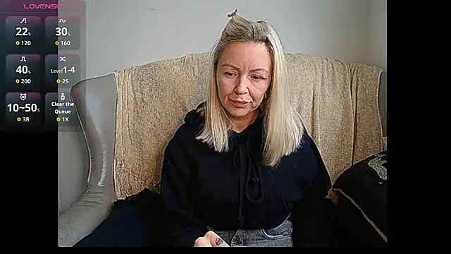 Snapshot of Angelamariexox chatting on October 22, 2025, 8:58 am Angelamariexox online show from October 22, 2025, 8:58 am