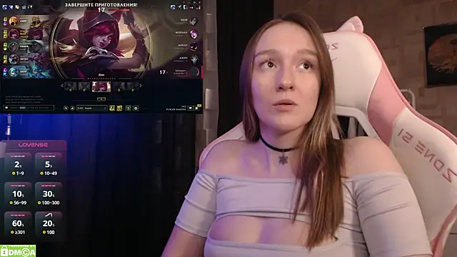 Snapshot of MoonlishSiren chatting on March 21, 2025, 10:17 pm MoonlishSiren online show from March 21, 2025, 10:17 pm