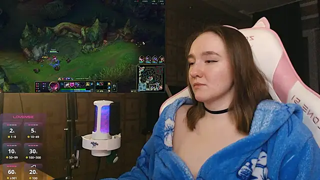 MoonlishSiren online show from February 11, 2026, 8:52 pm