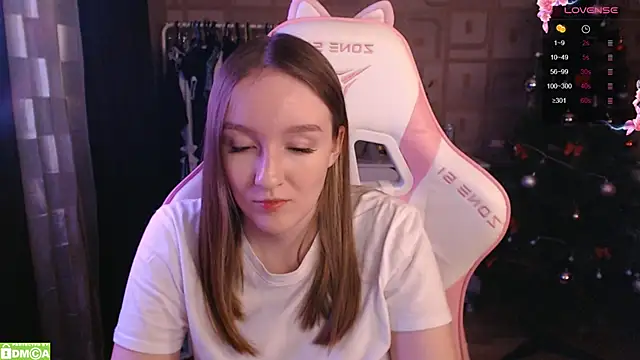 Snapshot of MoonlishSiren chatting on January 25, 2025, 9:57 pm MoonlishSiren online show from January 25, 2025, 9:57 pm