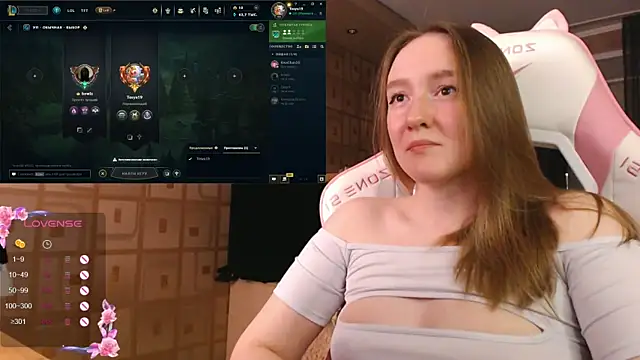 Snapshot of MoonlishSiren chatting on October 3, 2025, 6:31 pm MoonlishSiren online show from October 3, 2025, 6:31 pm