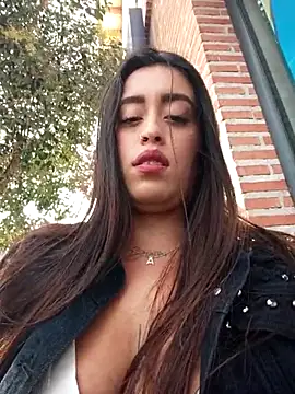 Snapshot of Freyja300 chatting on November 6, 2025, 11:58 am Freyja300 online show from November 6, 2025, 11:58 am