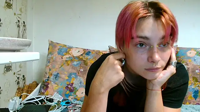 Snapshot of Sophie_Bell chatting on July 9, 2026, 5:12 pm Sophie Bell online show from July 9, 2026, 5:12 pm