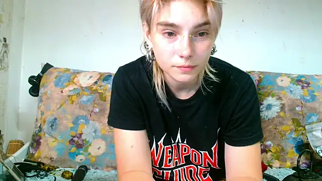 Snapshot of Sophie_Bell chatting on June 27, 2026, 7:31 pm Sophie Bell online show from June 27, 2026, 7:31 pm