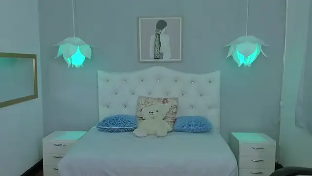 Snapshot of Lisa7_7 chatting on November 17, 2025, 2:10 pm Lisa7 7 online show from November 17, 2025, 2:10 pm